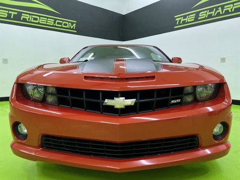 Used 2010 Chevrolet Camaro SS w/ Black Stripe Package RWD image 3