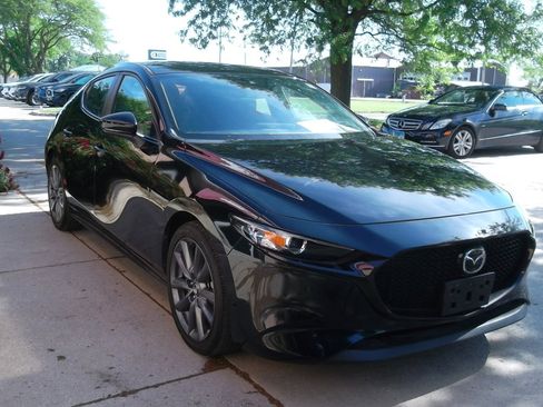 Used 2020 MAZDA MAZDA3 AWD Hatchback w/ Preferred Pkg image 3