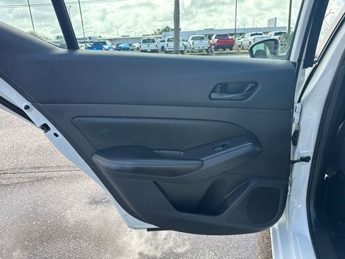 Used 2025 Nissan Altima 2.5 SV FWD image 12
