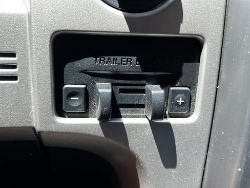Used 2014 Ford F150 FX4 w/ Equipment Group 402A Luxury AWD/4WD image 36