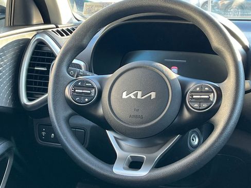Used 2025 Kia Soul LX w/ LX Technology Package image 26