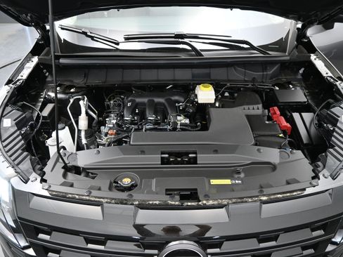 New 2026 Nissan Pathfinder Platinum FWD image 23