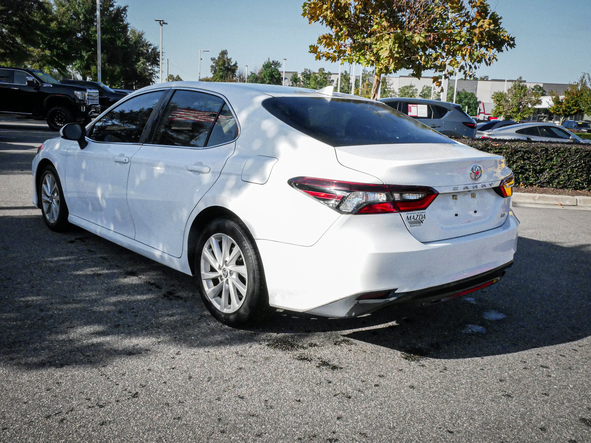 Used 2022 Toyota Camry LE FWD image 7