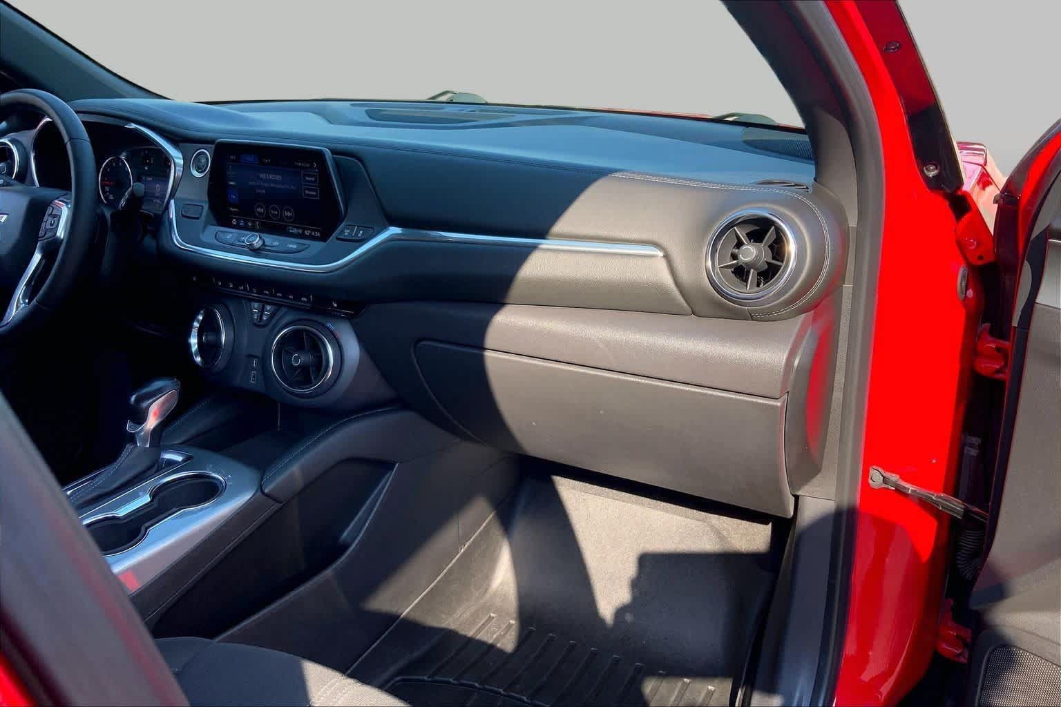 Used 2019 Chevrolet Blazer LT FWD image 19