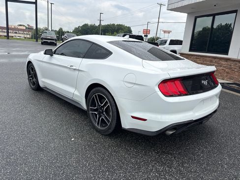 Used 2022 Ford Mustang Coupe RWD image 6