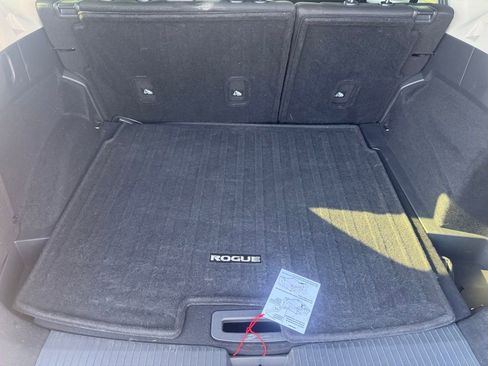 Used 2023 Nissan Rogue S image 35