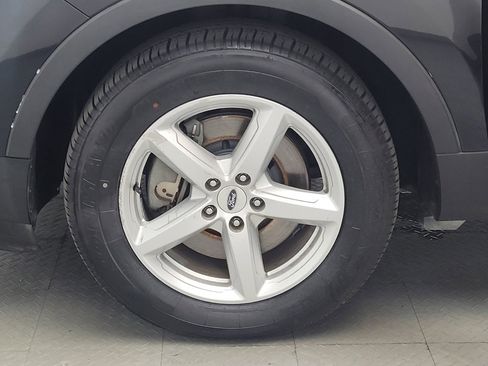 Used 2018 Ford Explorer XLT w/ Equipment Group 201A FWD image 31