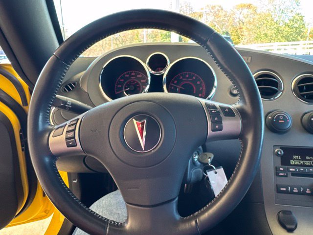 Used 2008 Pontiac Solstice GXP w/ Premium Package RWD image 20