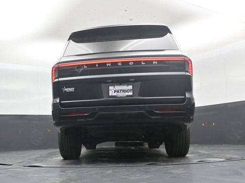 Used 2025 Lincoln Navigator Reserve AWD/4WD image 44