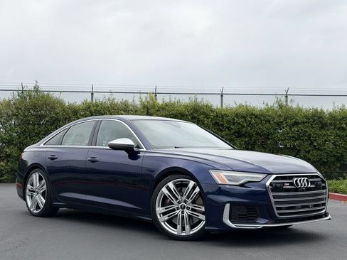 Used 2021 Audi S6 Premium Plus w/ S6 Executive Package AWD/4WD image 2