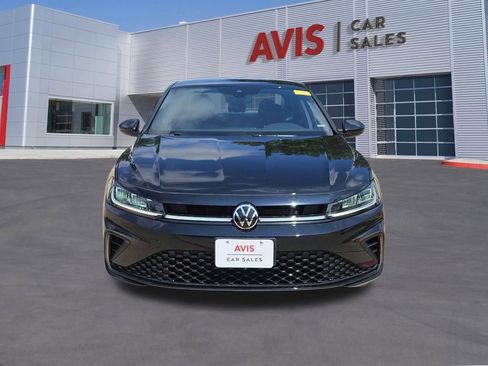 Used 2025 Volkswagen Jetta Sport FWD image 10