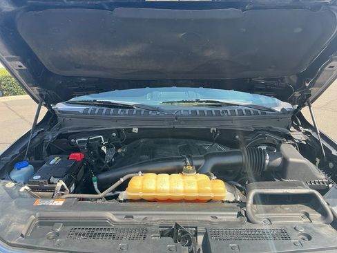 Used 2018 Ford Expedition Limited w/ Equipment Group 302A AWD/4WD image 36