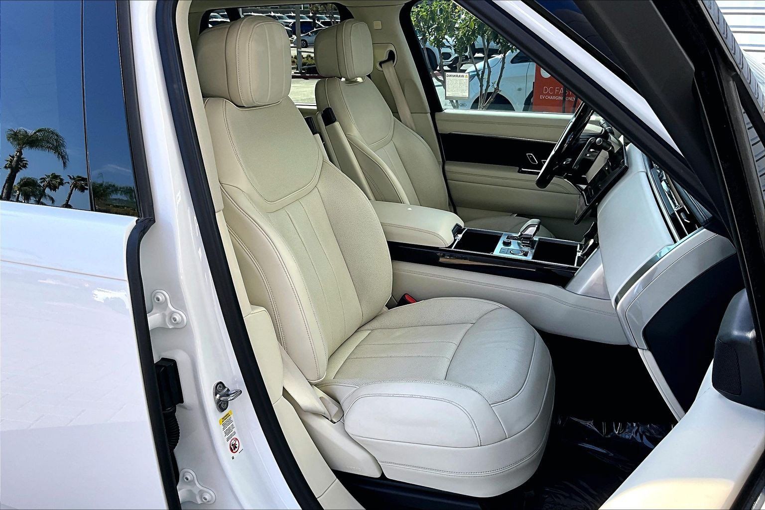 Certified 2023 Land Rover Range Rover SE AWD/4WD image 6