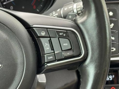 Used 2018 Jaguar F-PACE Premium AWD/4WD image 24