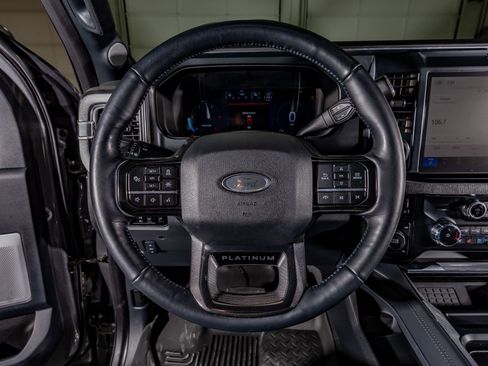 Used 2025 Ford F350 Platinum w/ FX4 Off-Road Package image 18
