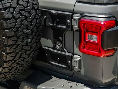 Used 2023 Jeep Wrangler Unlimited Rubicon 392 w/ Xtreme Recon 35" Tire Package AWD/4WD image 18