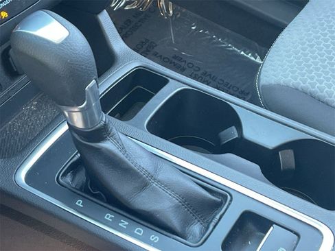 Used 2017 Ford Escape SE image 28