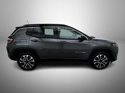 Certified 2022 Jeep Compass Limited image 4