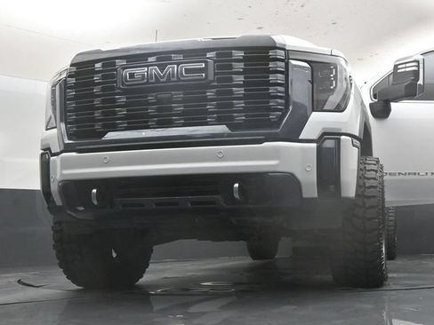 Used 2024 GMC Sierra 2500 Denali Ultimate AWD/4WD image 60
