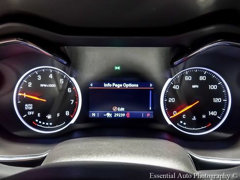 Used 2023 Chevrolet TrailBlazer ACTIV w/ Technology Package FWD image 4