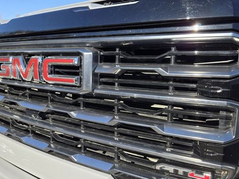 Used 2024 GMC Sierra 2500 AT4 w/ Technology Package image 8