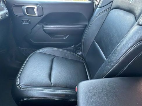 Used 2021 Jeep Wrangler Unlimited Sport image 23