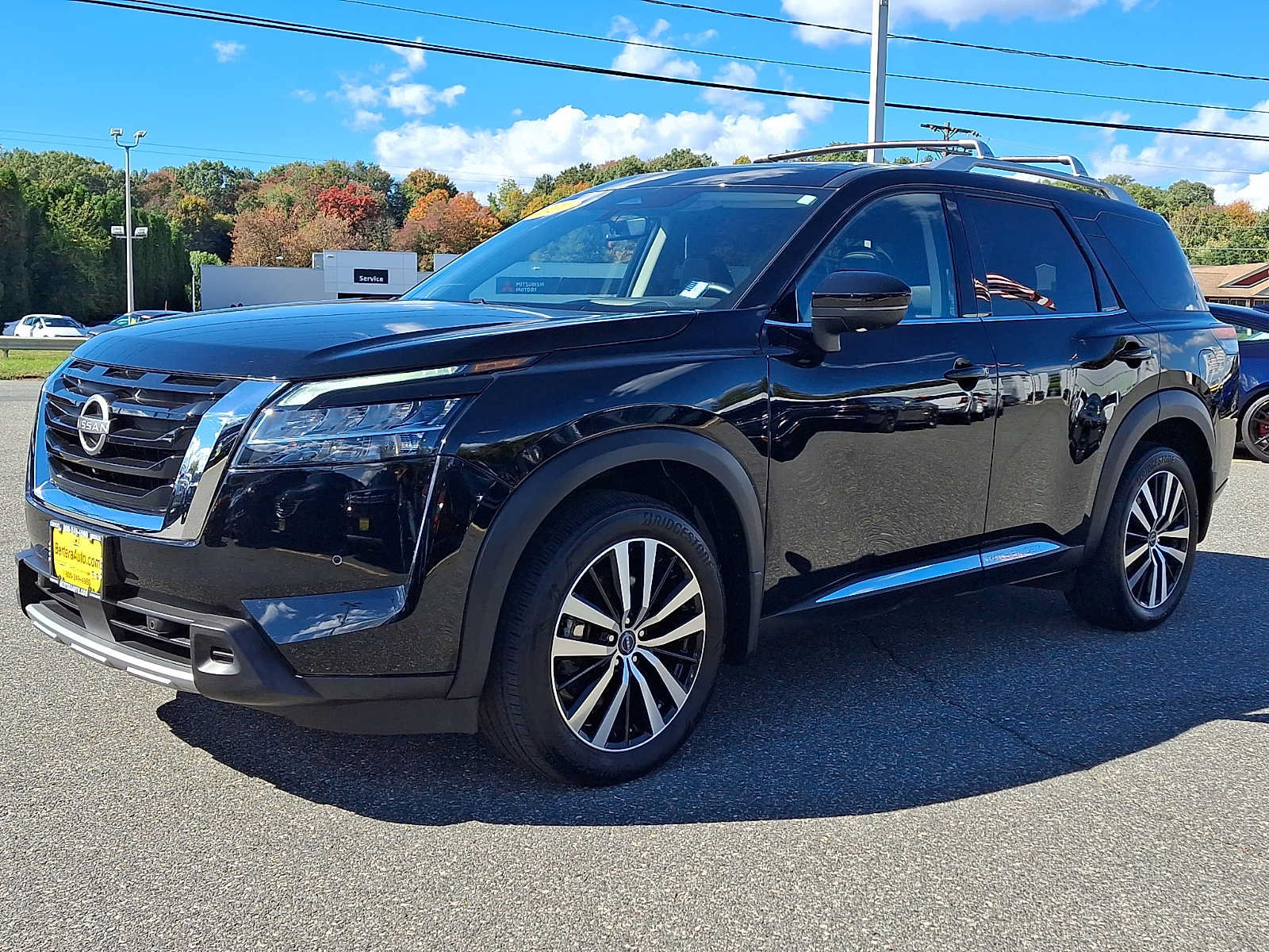 Used 2024 Nissan Pathfinder Platinum w/ Cargo Package AWD/4WD image 3
