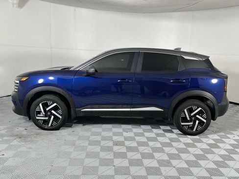 Certified 2025 Nissan Kicks SV FWD image 5