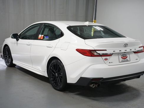 Certified 2025 Toyota Camry SE image 6