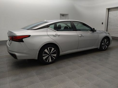 Used 2022 Nissan Altima 2.5 SV FWD image 10