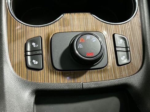 Used 2020 GMC Acadia SLE w/ Driver Convenience Package image 26