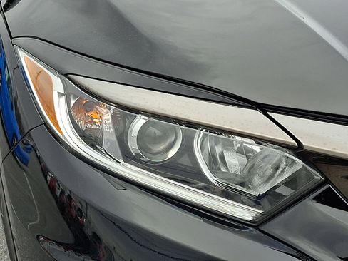 Certified 2022 Honda HR-V Sport image 9