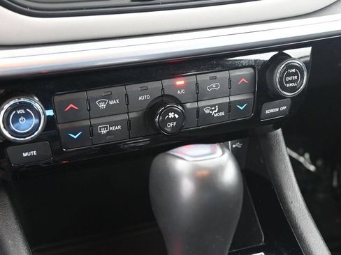 Used 2025 Jeep Compass Limited AWD/4WD image 24