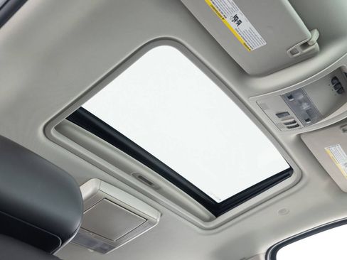 Used 2011 Chevrolet Tahoe LTZ image 38