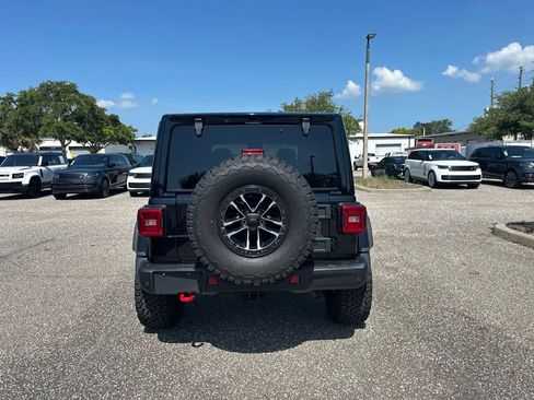 Used 2024 Jeep Wrangler Unlimited Rubicon AWD/4WD image 4