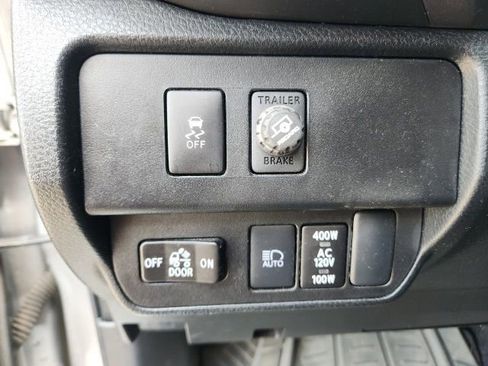 Used 2023 Toyota Tacoma TRD Off-Road w/ Technology Package AWD/4WD image 24