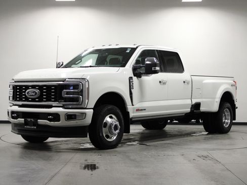 Used 2024 Ford F350 Platinum image 8