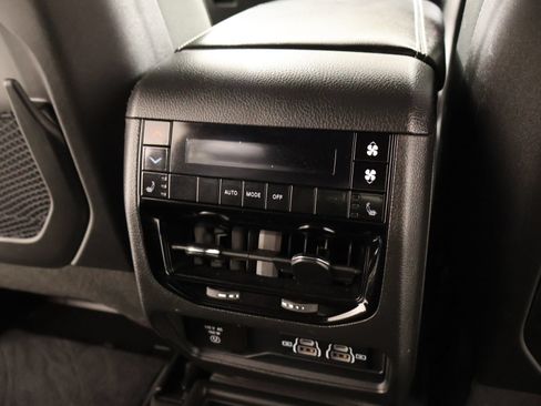 Used 2025 Jeep Grand Cherokee L Limited AWD/4WD image 17