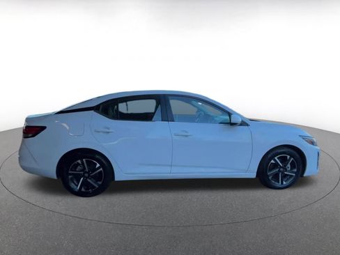 Used 2025 Nissan Sentra SV image 16