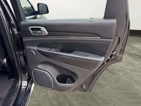 Used 2017 Jeep Grand Cherokee Summit w/ Platinum Series Group AWD/4WD image 26