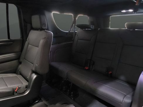 Used 2026 Chevrolet Suburban Z71 w/ Comfort Package AWD/4WD image 36