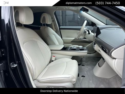 Used 2024 Genesis GV60 Advanced image 12