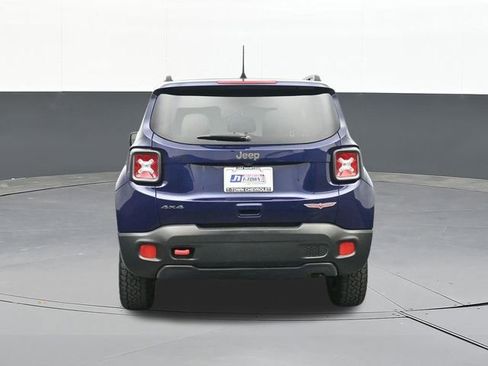 Used 2018 Jeep Renegade Trailhawk w/ Cold Weather Group II AWD/4WD image 12