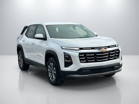 Used 2025 Chevrolet Equinox LT FWD image 3