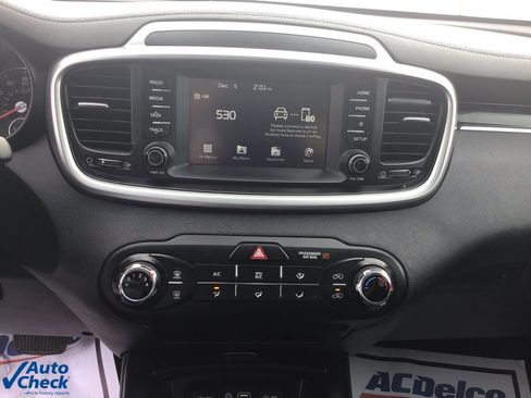 Used 2020 Kia Sorento LX image 37