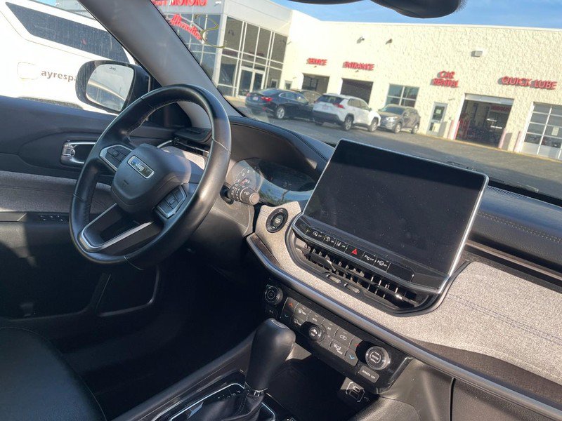 Used 2022 Jeep Compass Latitude w/ Convenience Group AWD/4WD image 2