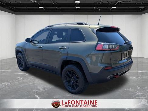 Used 2019 Jeep Cherokee Trailhawk w/ Comfort/Convenience Group AWD/4WD image 3