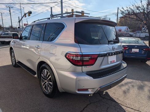 Used 2022 Nissan Armada SV w/ SV Appearance Package RWD image 9