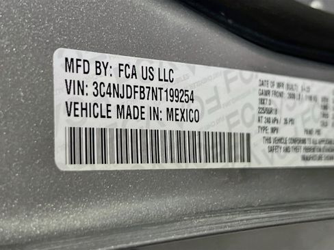Used 2022 Jeep Compass Latitude w/ Sun and Sound Group AWD/4WD image 30