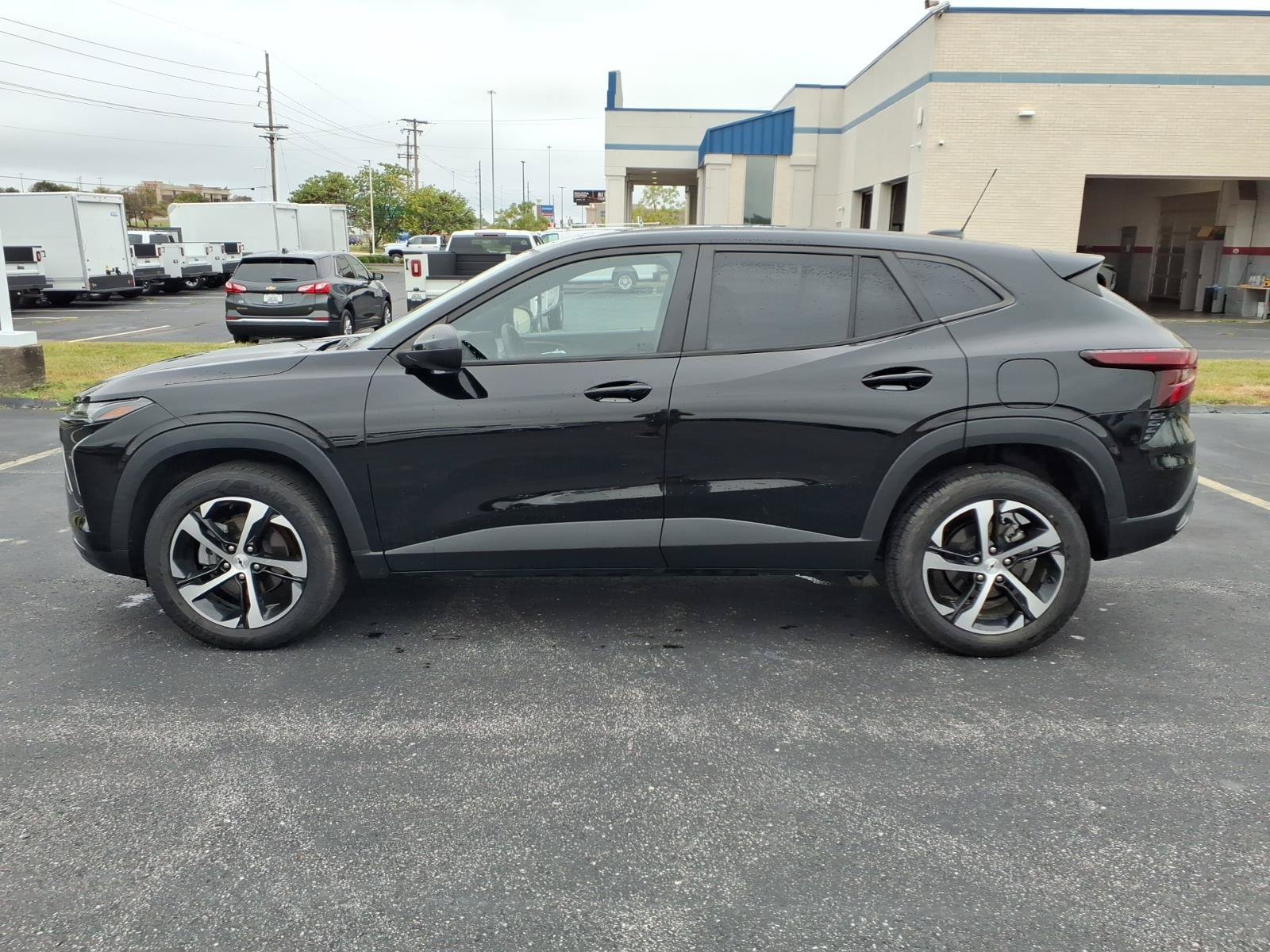 Used 2024 Chevrolet Trax RS w/ Driver Confidence Package FWD image 4